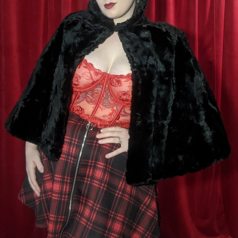 Vintage 1950s/60s dyed black sheared beaver fur capelette - no label